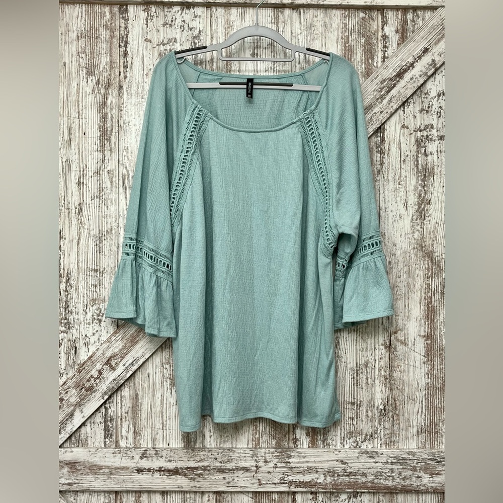 Massini - Crochet Detail Bell Sleeve Shirt